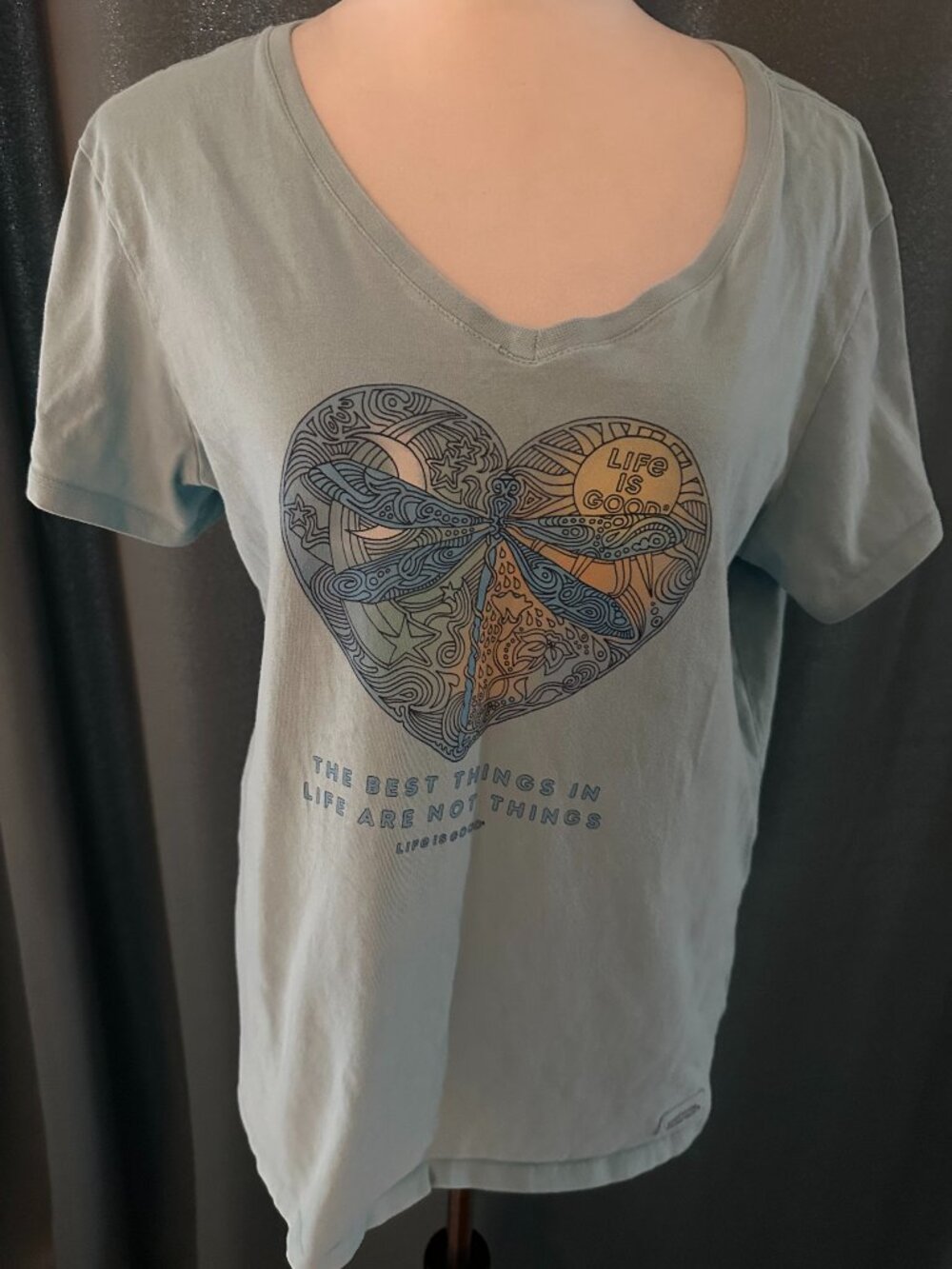 Life Is Good Women’s L Dragonfly Heart Graphic V Neck T Shirt Green Crusher Tee
